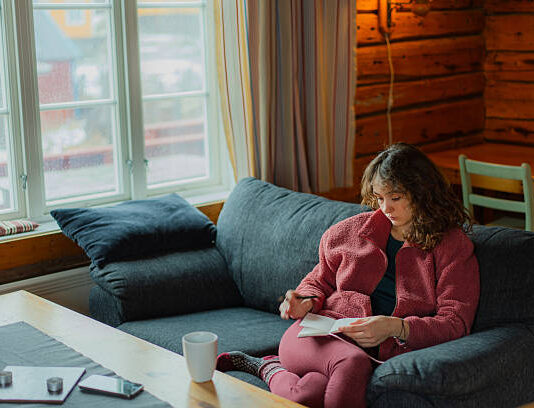 Minimalism in 2025: How to Simplify Your Life and Find Happiness Minimalism in 2025: How to Simplify Your Life and Find Happiness